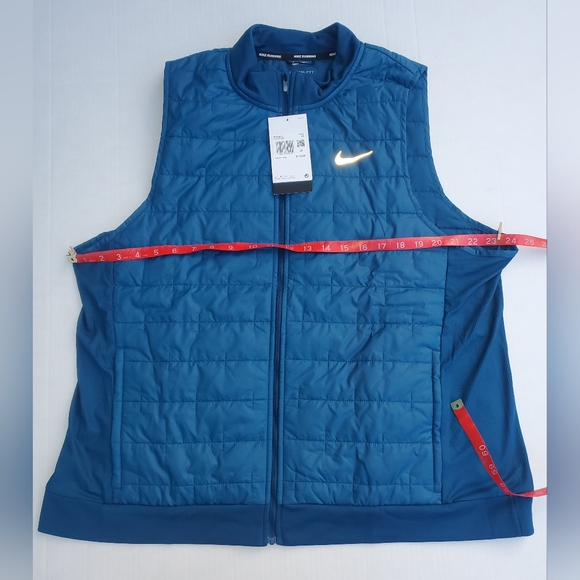 Nike Women's Therma-Fit Vest - Picture 13 of 14